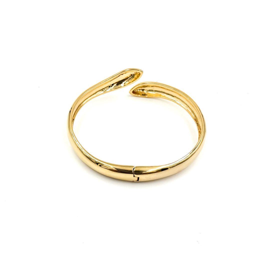 Claw Bangle with Sprinkled Diamonds, Gold